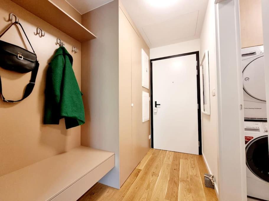 Apartment Zwirn, Free Parking, 24/7 Access Bratislava Exterior photo