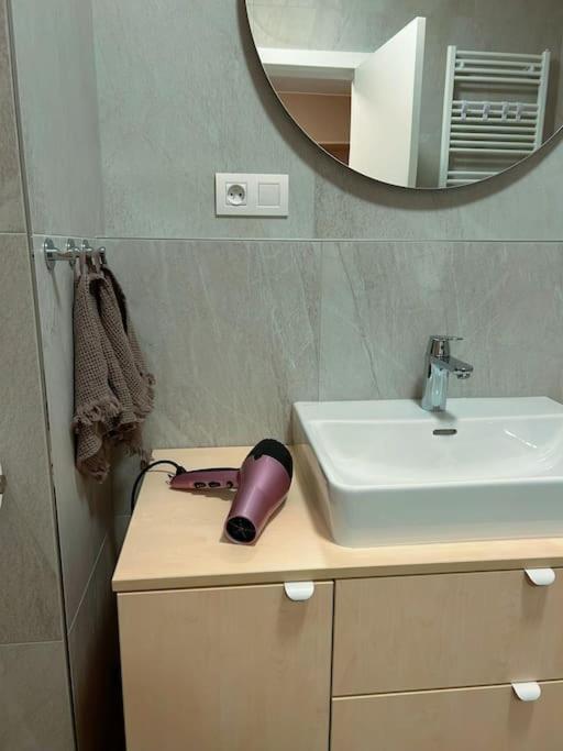 Apartment Zwirn, Free Parking, 24/7 Access Bratislava Exterior photo